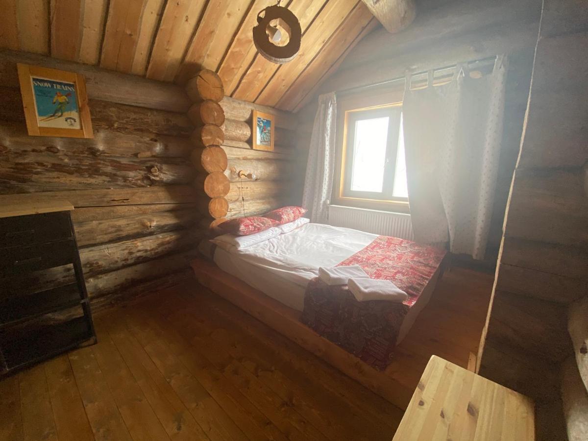 Mountain Cricket Chalets And Apartments Гудаурі Екстер'єр фото