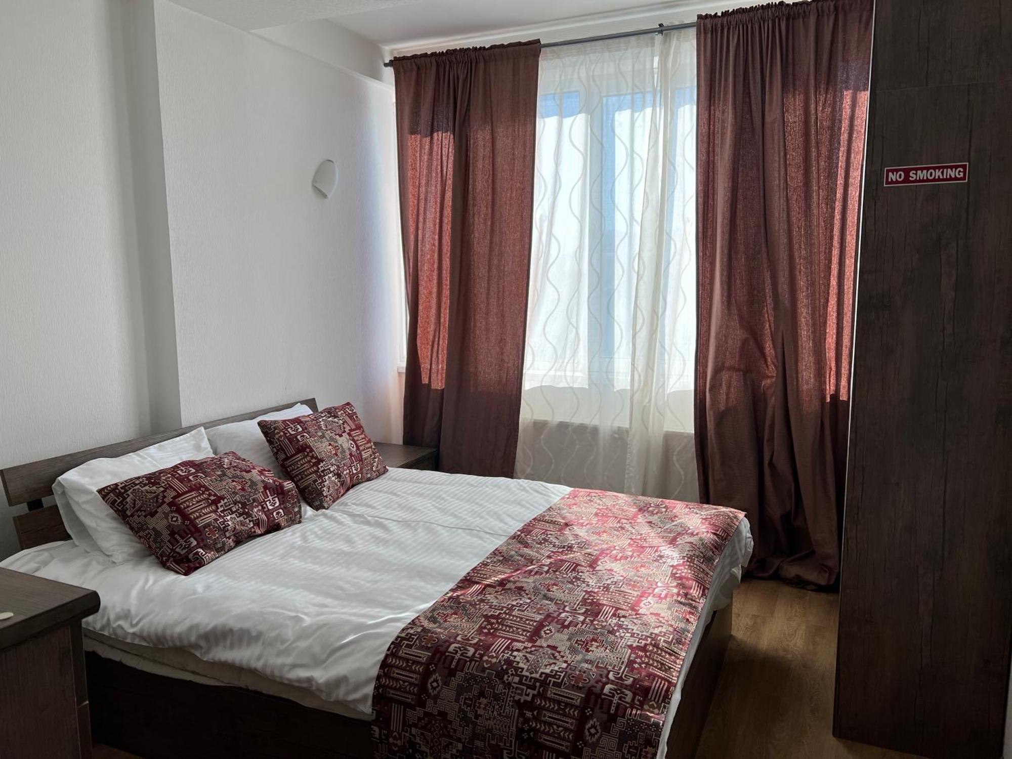 Mountain Cricket Chalets And Apartments Гудаурі Номер фото