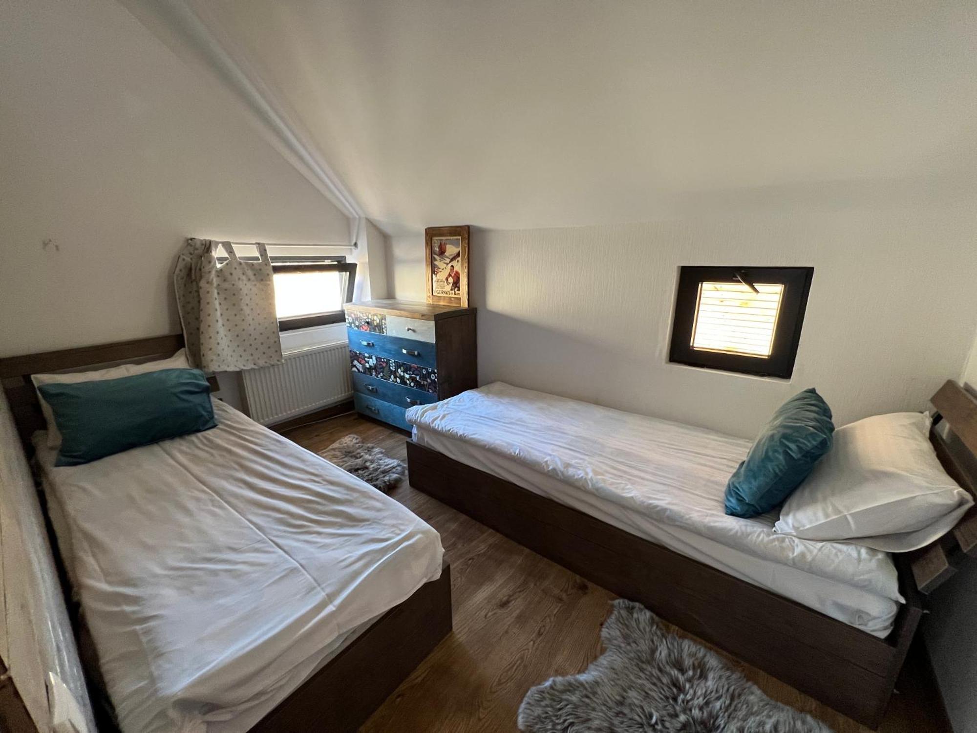 Mountain Cricket Chalets And Apartments Гудаурі Номер фото