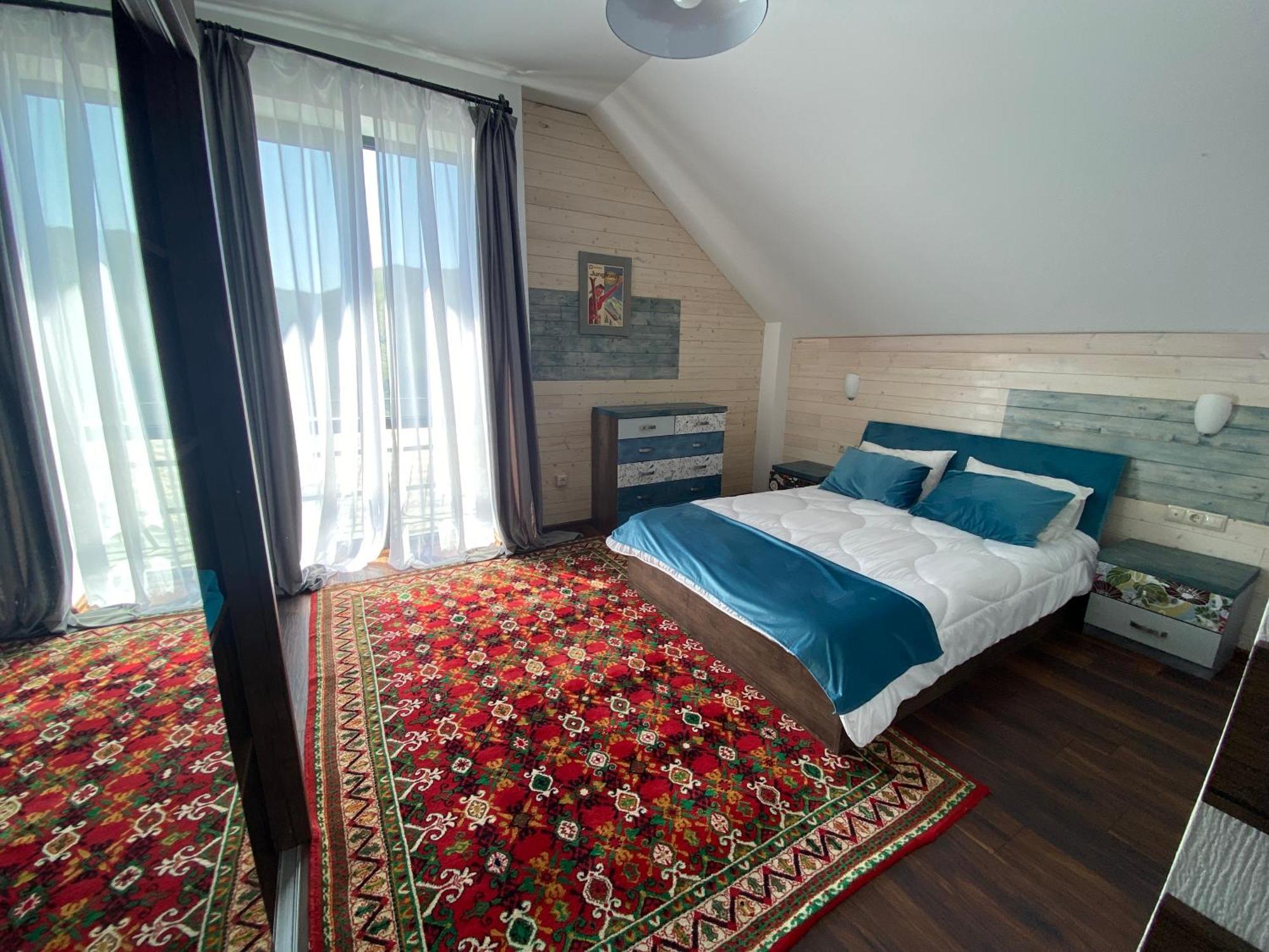 Mountain Cricket Chalets And Apartments Гудаурі Номер фото