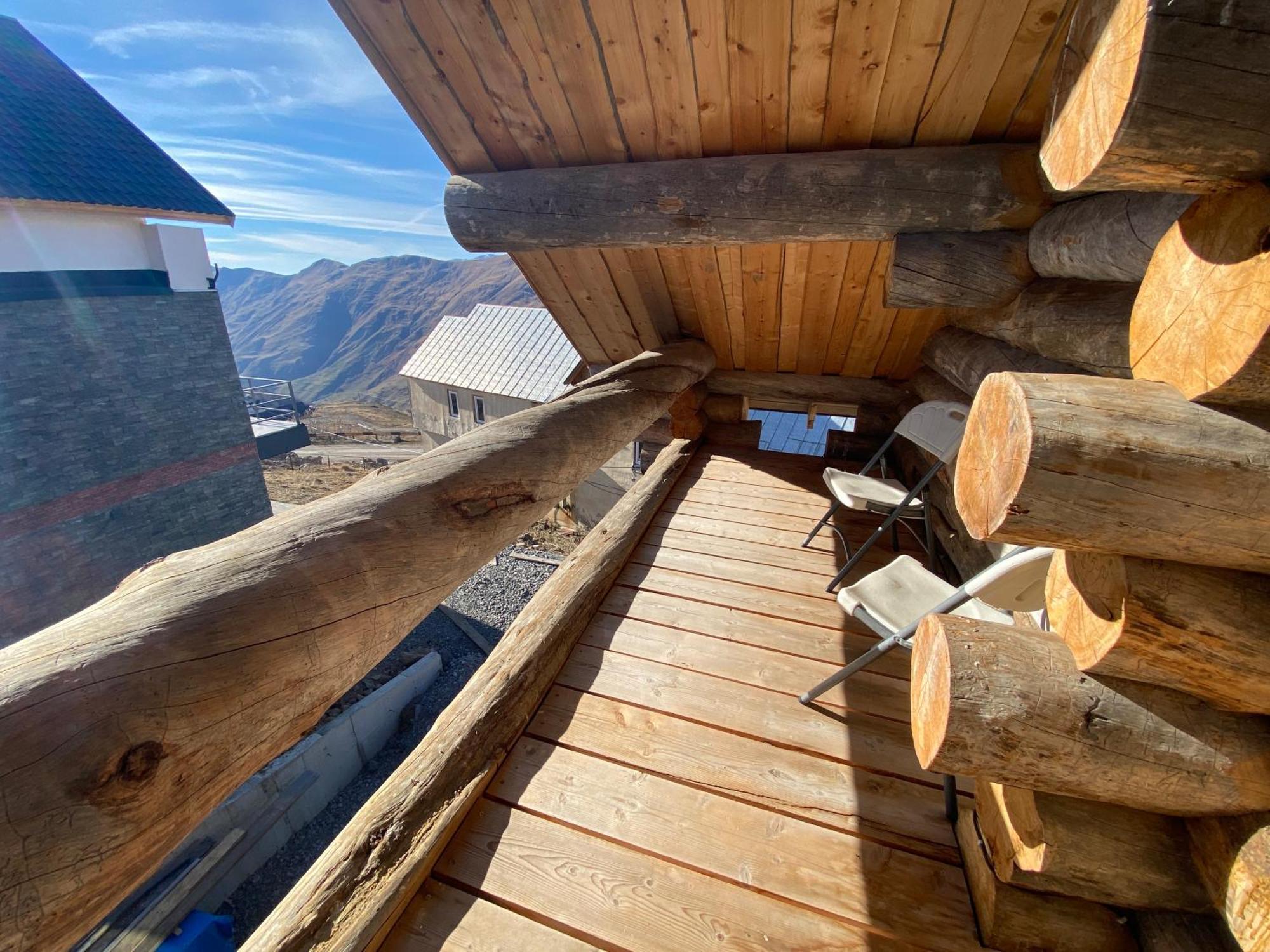 Mountain Cricket Chalets And Apartments Гудаурі Номер фото