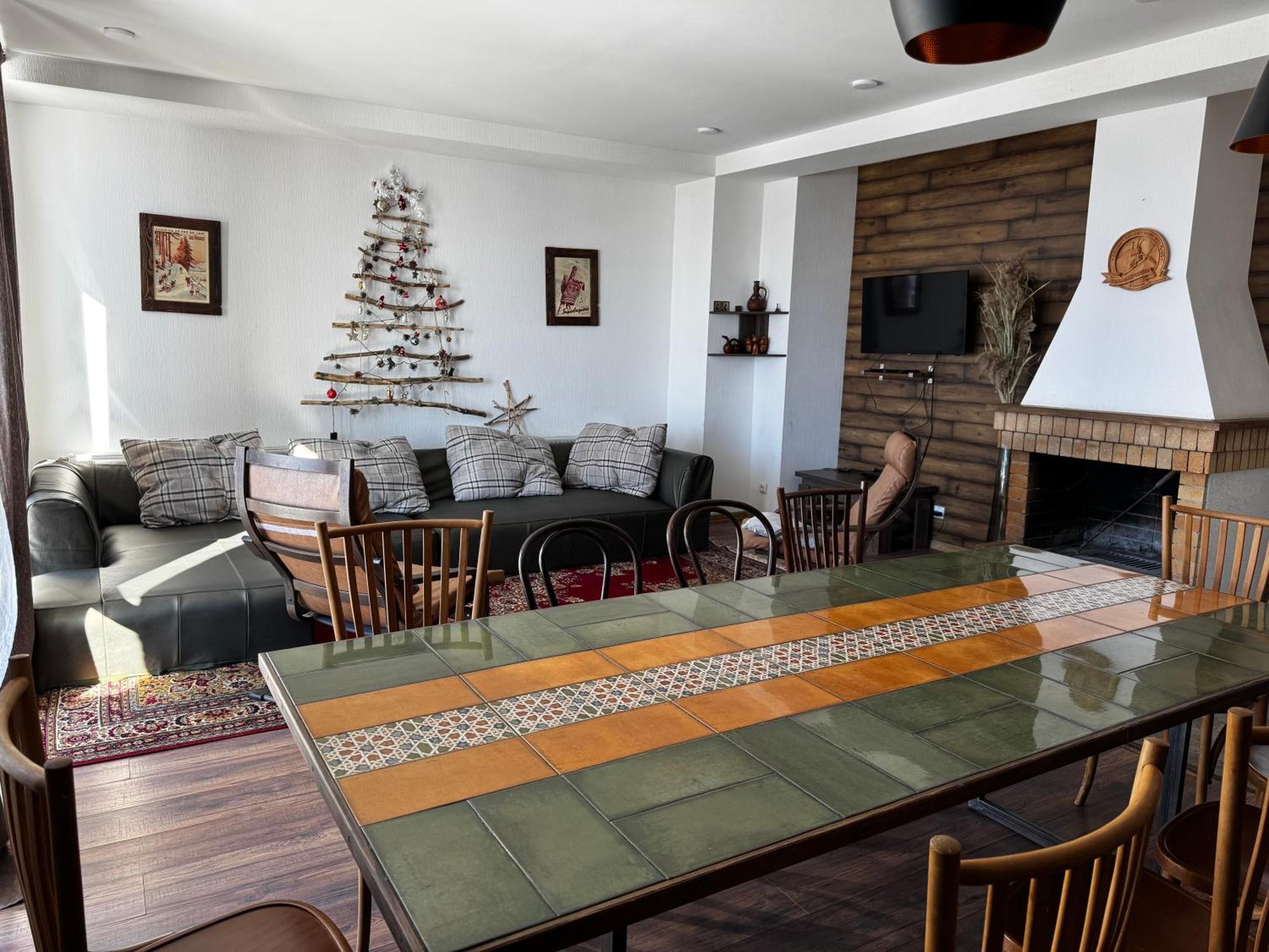 Mountain Cricket Chalets And Apartments Гудаурі Номер фото